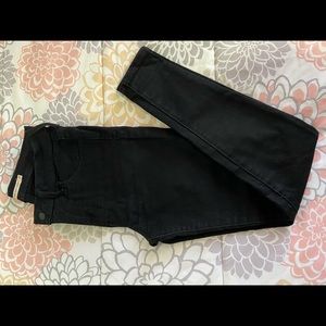 Levi’s Black super skinny jeans/ high rise